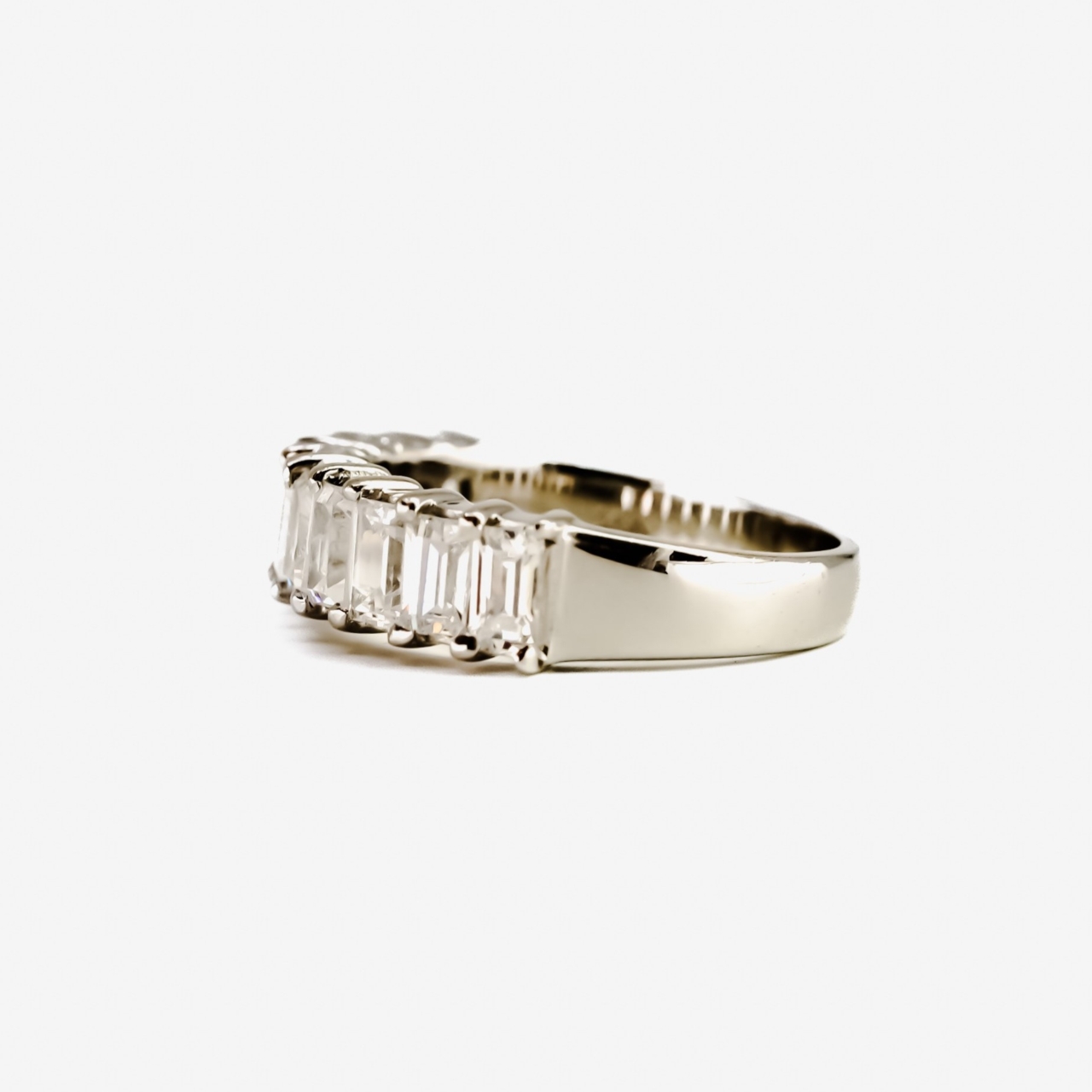 14ct White Gold Cubic Zirconia Eternity Ring – Size I½#67811 14ct White Gold Cubic Zirconia Eternity Ring – Size I½#67811 - Image 8