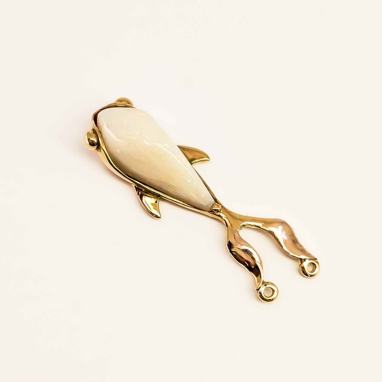 18ct Yellow Gold Solid Milky Opal Fantail Fish Pendant Handmade #67985 18ct Yellow Gold Solid Milky Opal Fantail Fish Pendant Handmade #67985 - Image 2
