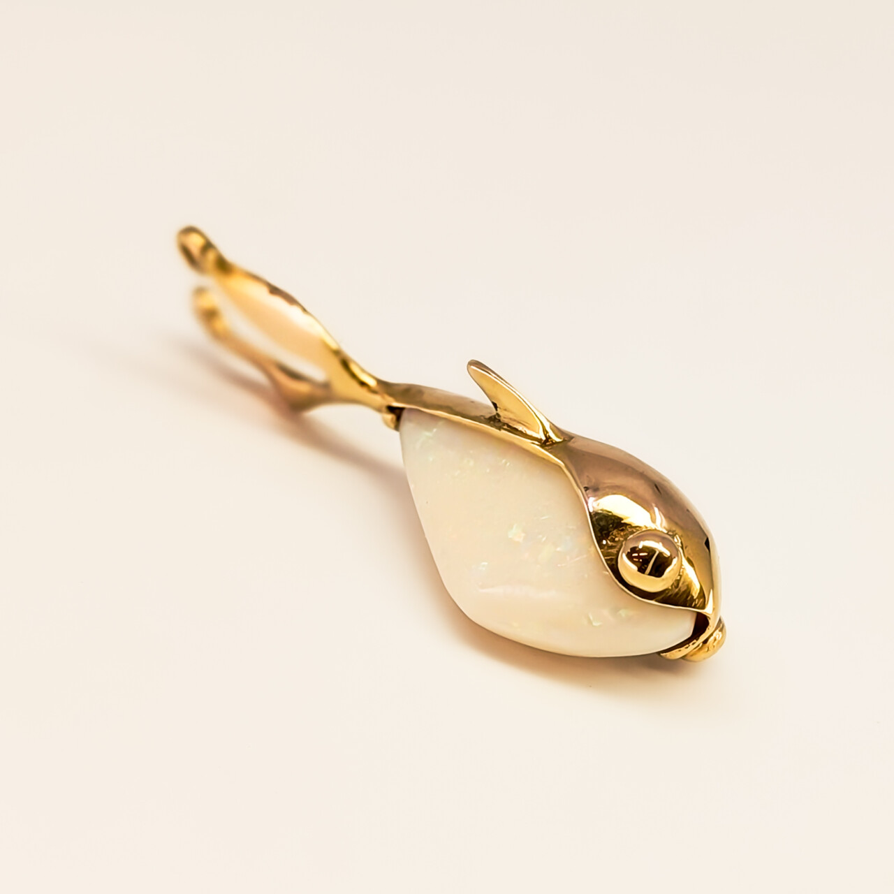 18ct Yellow Gold Solid Milky Opal Fantail Fish Pendant Handmade #67985 18ct Yellow Gold Solid Milky Opal Fantail Fish Pendant Handmade #67985 - Image 6