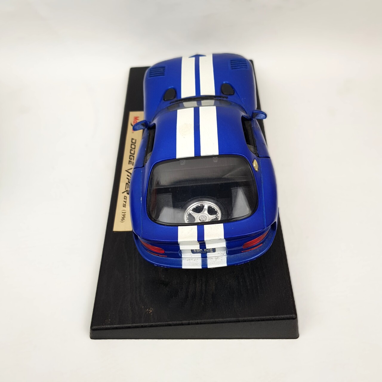 Maisto Special Edition Dodge Viper GTS (1996) 1:18 Scale Model Car