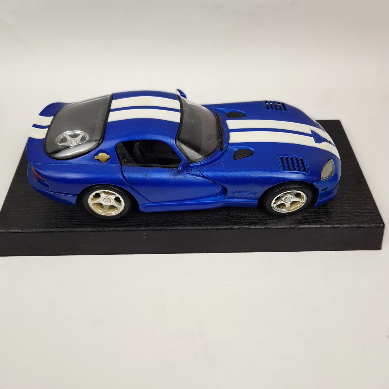 Maisto Special Edition Dodge Viper GTS (1996) 1:18 Scale Model Car