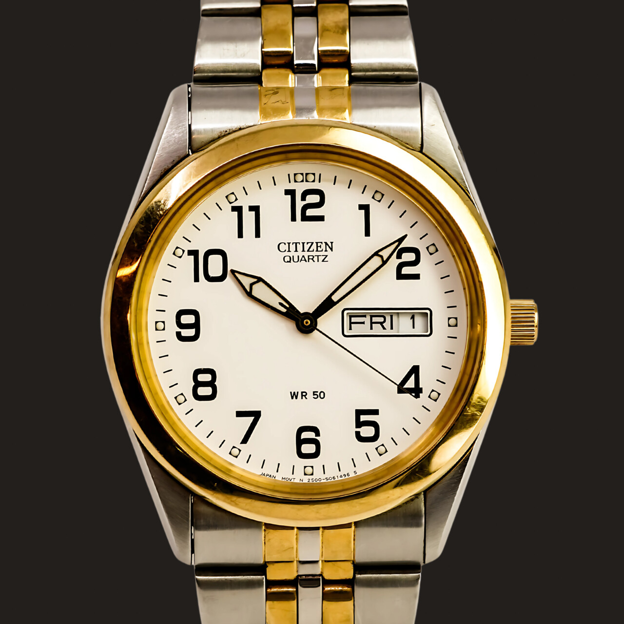 Citizen Men’s Two-Tone Quartz Watch 2500-8035292 – 35mm Case / 19cm Band #67956 Citizen Men’s Two-Tone Quartz Watch 2500-8035292 – 35mm Case / 19cm Band #67956