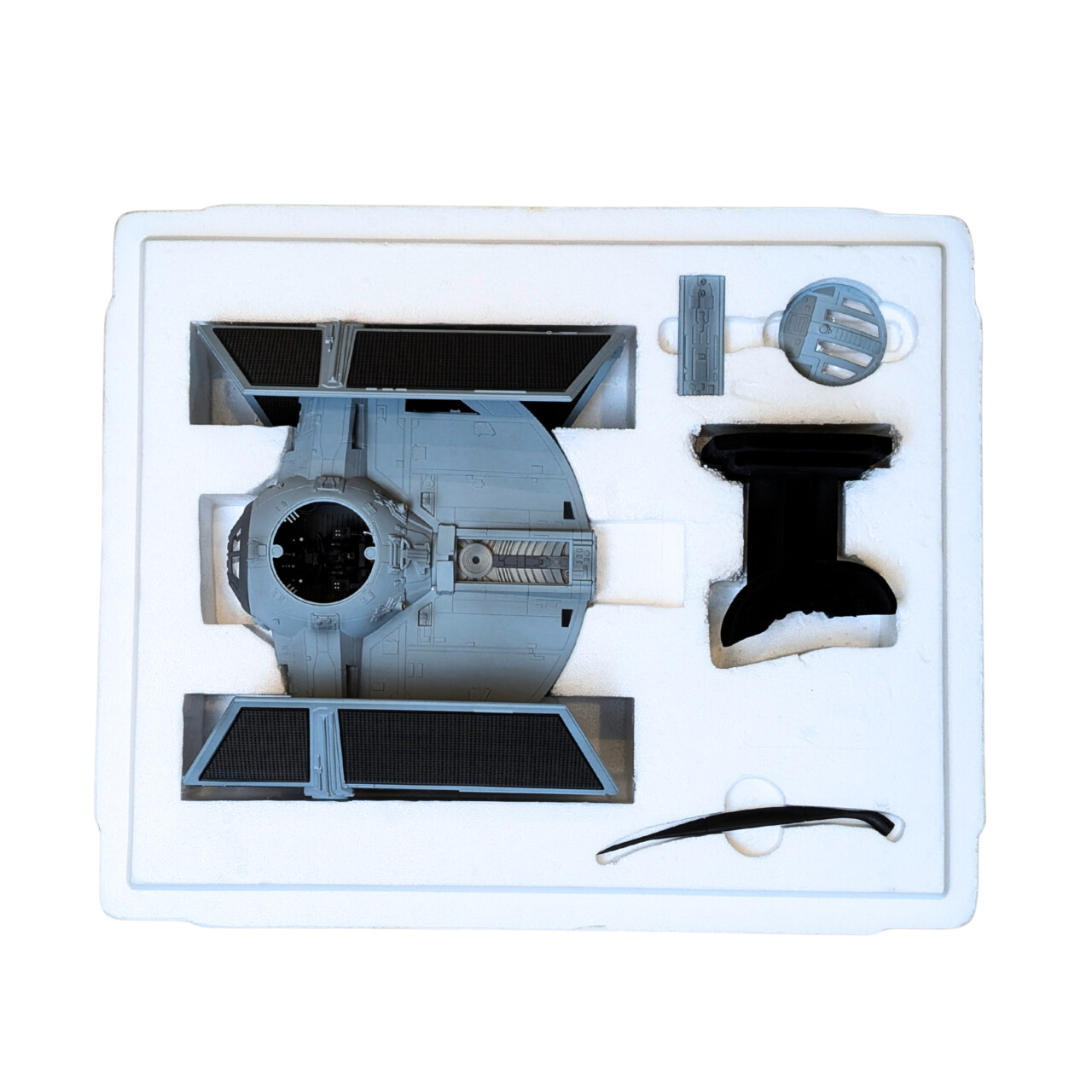 Star Wars Code 3 Collectibles – Darth Vader’s TIE Fighter Die-Cast Replica (2006) – Limited Edition 2251/5000 #67366 Star Wars Code 3 Collectibles – Darth Vader’s TIE Fighter Die-Cast Replica (2006) – Limited Edition 2251/5000 #67366 - Image 5