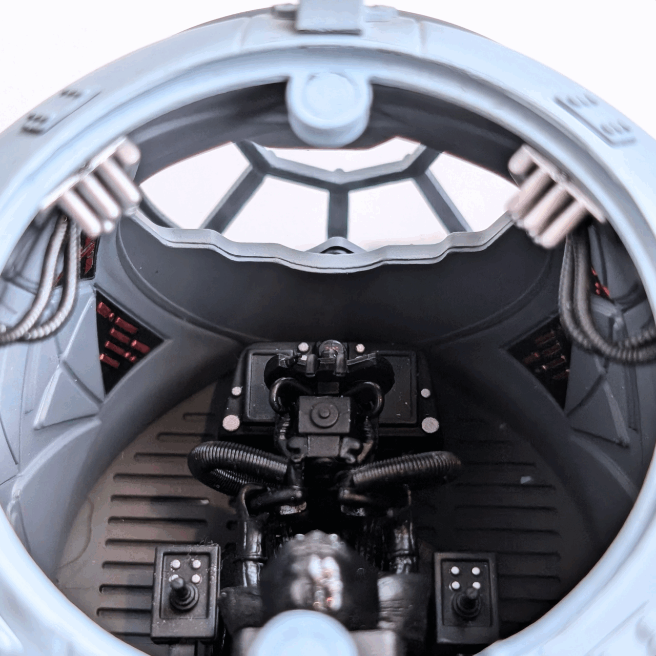 Star Wars Code 3 Collectibles – Darth Vader’s TIE Fighter Die-Cast Replica (2006) – Limited Edition 2251/5000 #67366 Star Wars Code 3 Collectibles – Darth Vader’s TIE Fighter Die-Cast Replica (2006) – Limited Edition 2251/5000 #67366 - Image 2