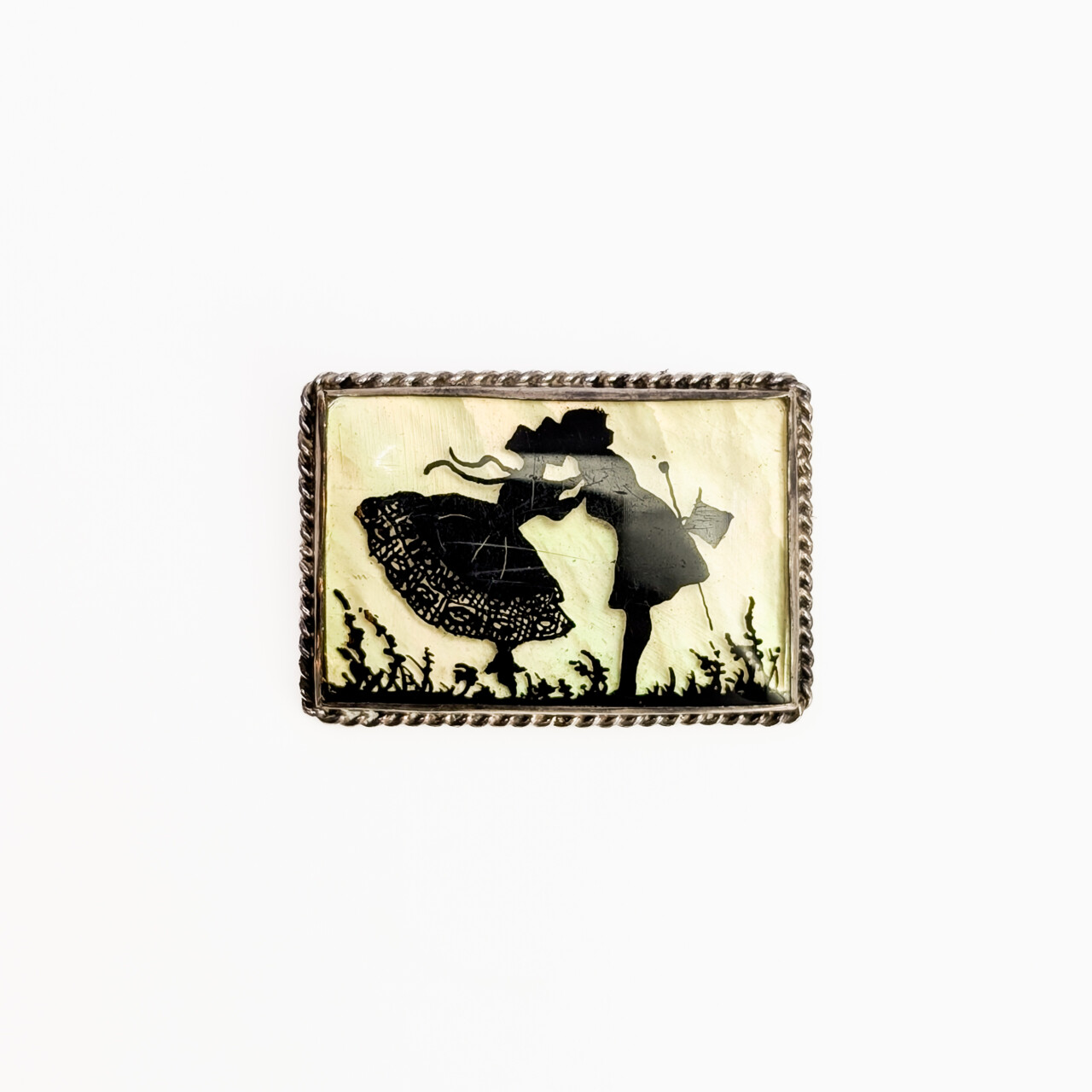 Vintage Sterling Silver Brooch – Couple Kissing Scene #67056 Vintage Sterling Silver Brooch – Couple Kissing Scene #67056