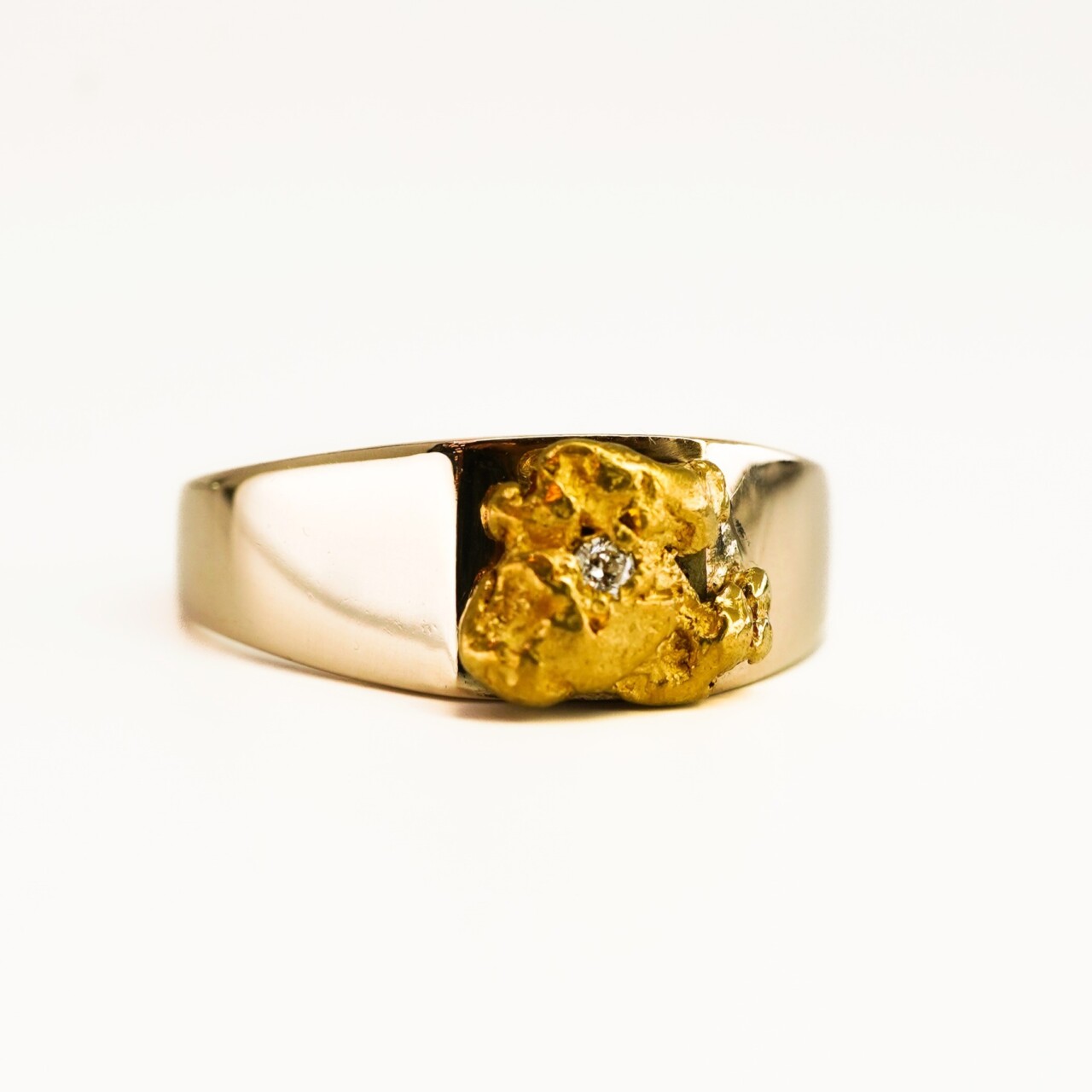 9ct Yellow Gold Ring with 23ct Diamond-Set Nugget 5.9g – Size X #67186 9ct Yellow Gold Ring with 23ct Diamond-Set Nugget 5.9g – Size X #67186