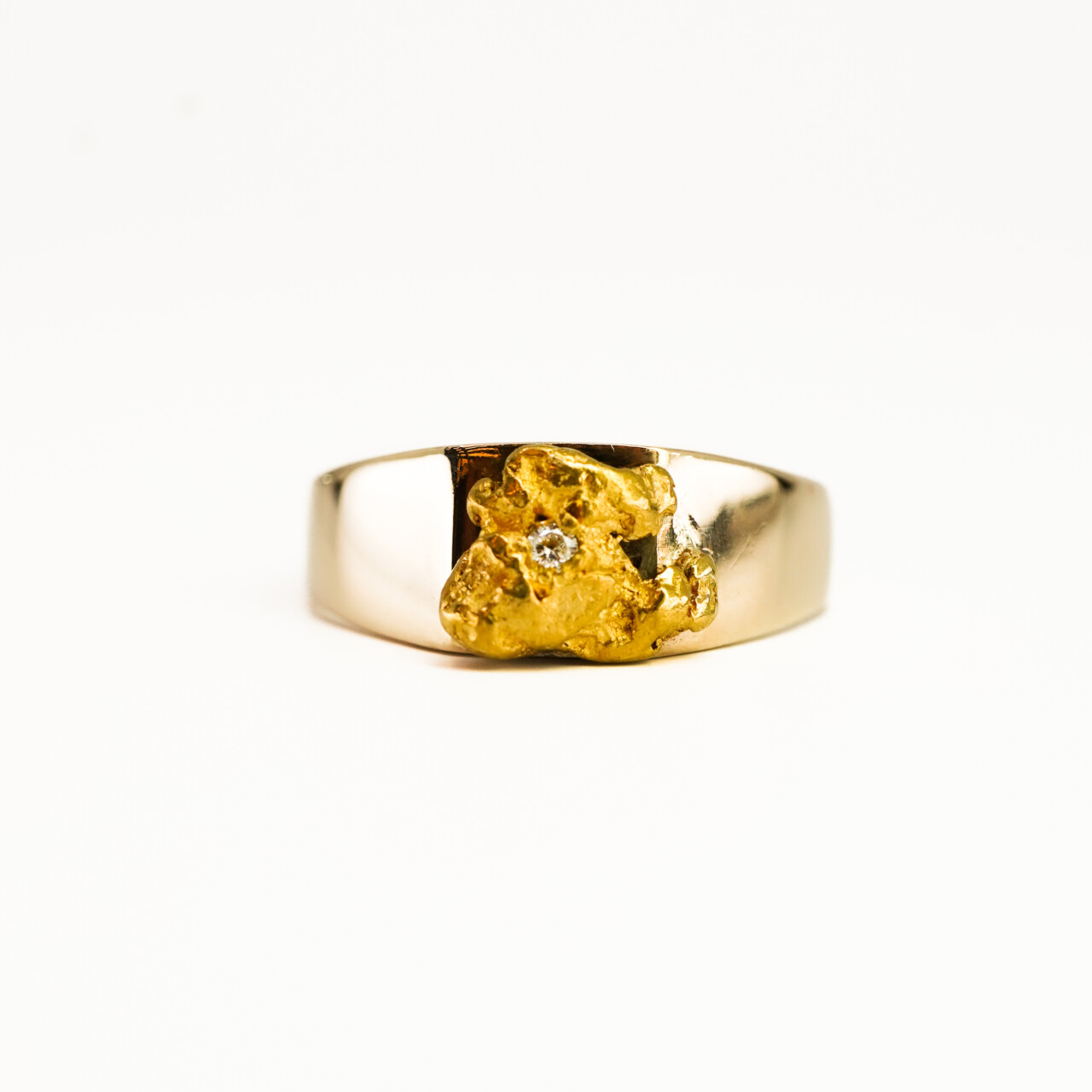 9ct Yellow Gold Ring with 23ct Diamond-Set Nugget 5.9g – Size X #67186 9ct Yellow Gold Ring with 23ct Diamond-Set Nugget 5.9g – Size X