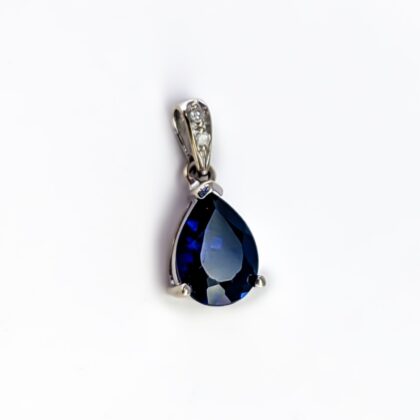 10ct White Gold Pear Cut Synthetic Blue Sapphire Pendant – MHJ – 6.5mm Wide #67516