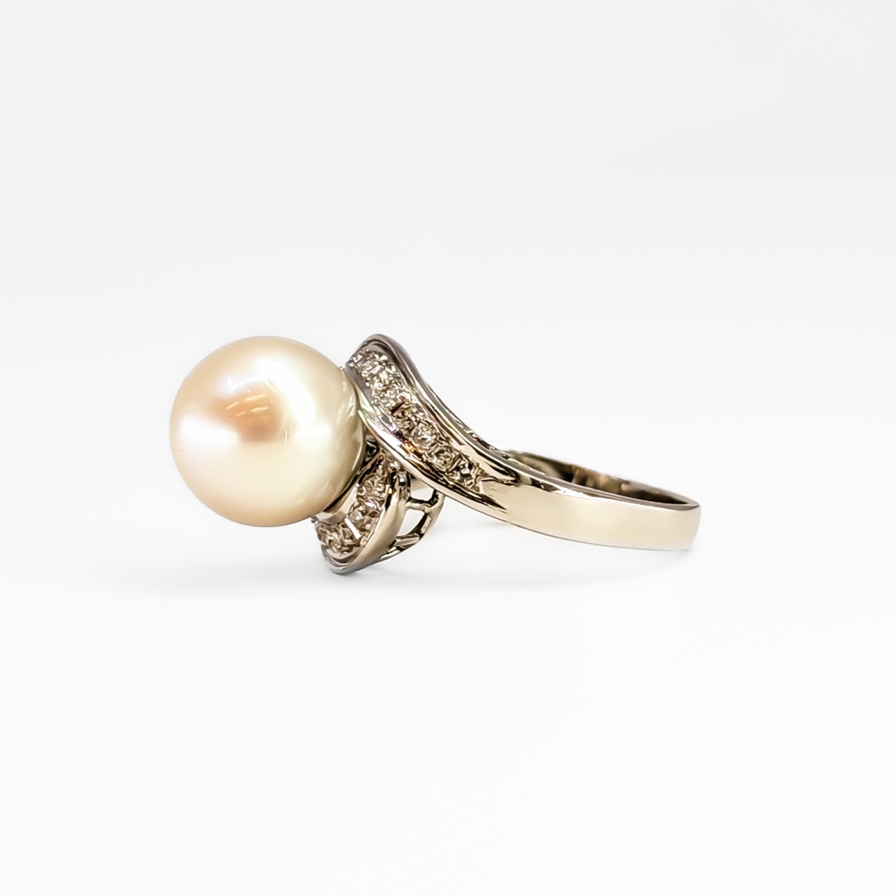 Pearl & Diamond Cocktail Ring - 14ct White Gold - Size M - Val