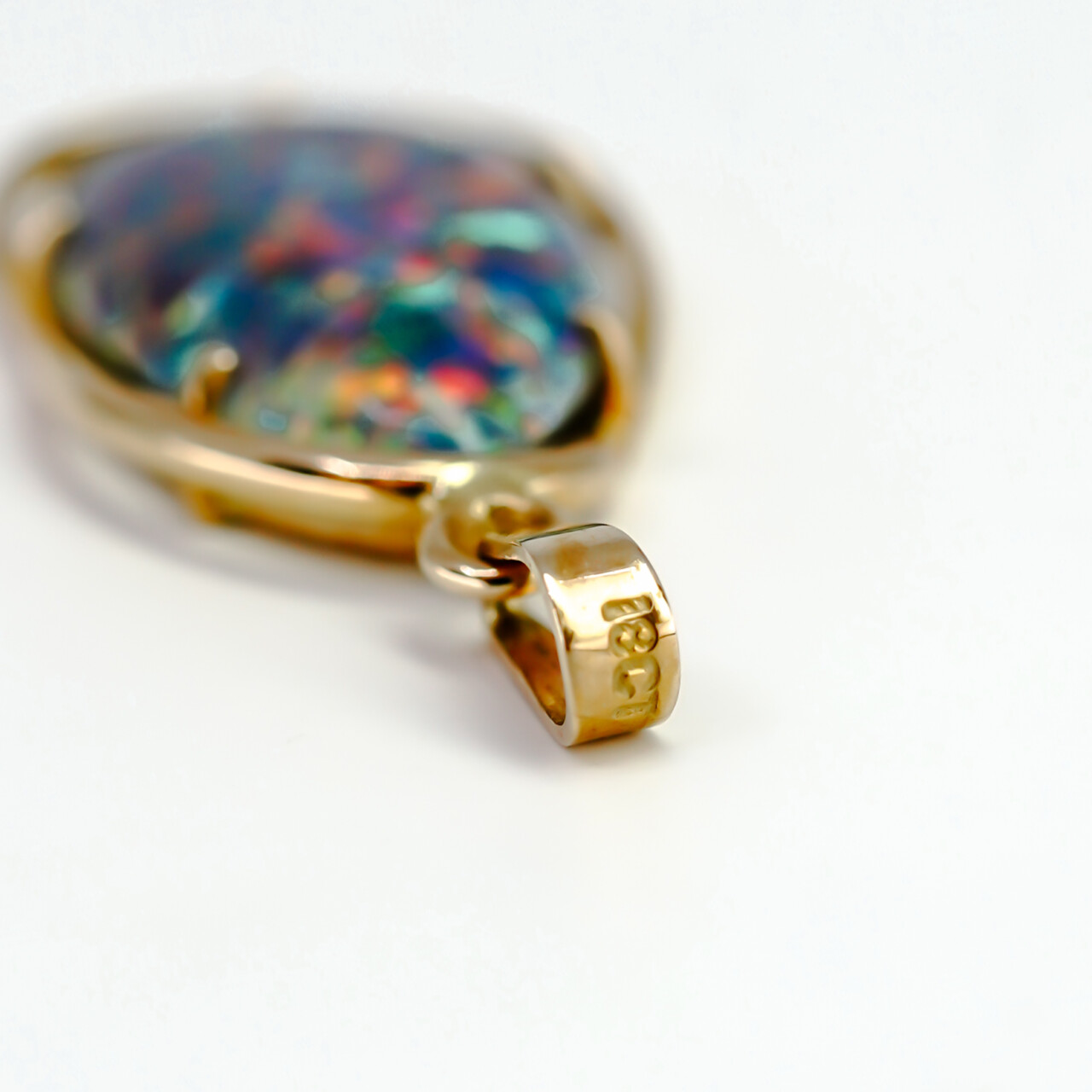 18ct Yellow Gold Opal Triplet Pendant #68128 18ct Yellow Gold Opal Triplet Pendant #68128 - Image 7