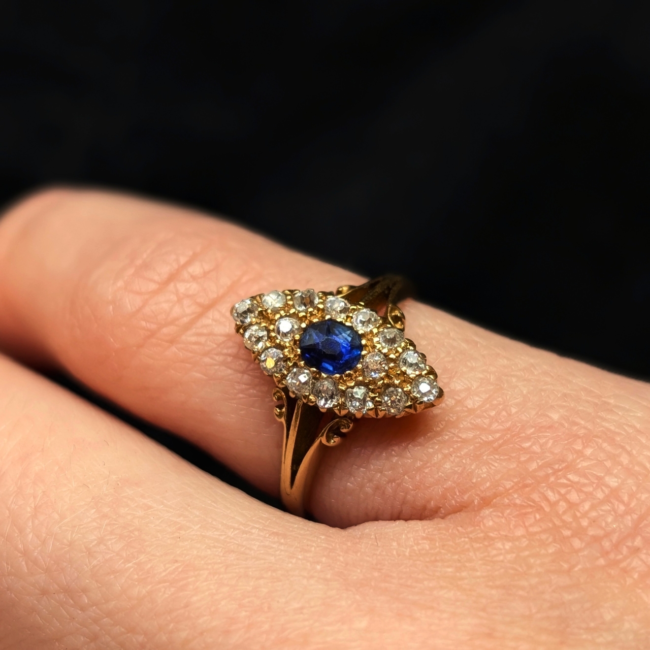 Antique Sapphire & Diamond Ring - 18ct Yellow Gold - Val $4800 Size J 1/2 #910208 Antique Sapphire & Diamond Ring - 18ct Yellow Gold - Val $4800 Size J 1/2 #910208 - Image 4
