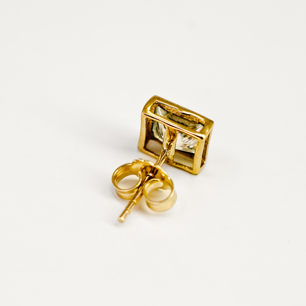 9ct Yellow Gold Square CZ Stud Earring #68290 9ct Yellow Gold Square CZ Stud Earring #68290 - Image 5