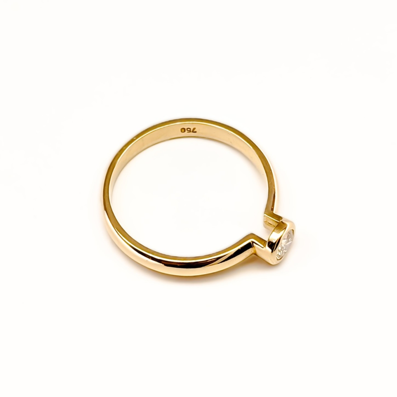 0.19ct Diamond Solitaire Ring Bezel Set - 18ct Yellow Gold - Size L Val $2850 #68355 0.19ct Diamond Solitaire Ring Bezel Set - 18ct Yellow Gold - Size L Val $2850 #68355 - Image 6