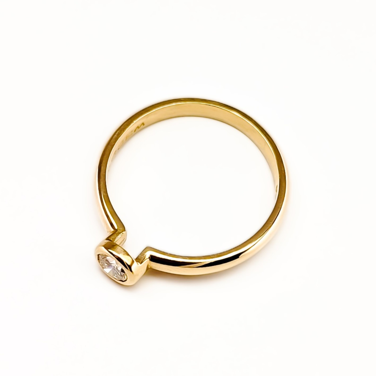 0.19ct Diamond Solitaire Ring Bezel Set - 18ct Yellow Gold - Size L Val $2850 #68355 0.19ct Diamond Solitaire Ring Bezel Set - 18ct Yellow Gold - Size L Val $2850 #68355 - Image 7