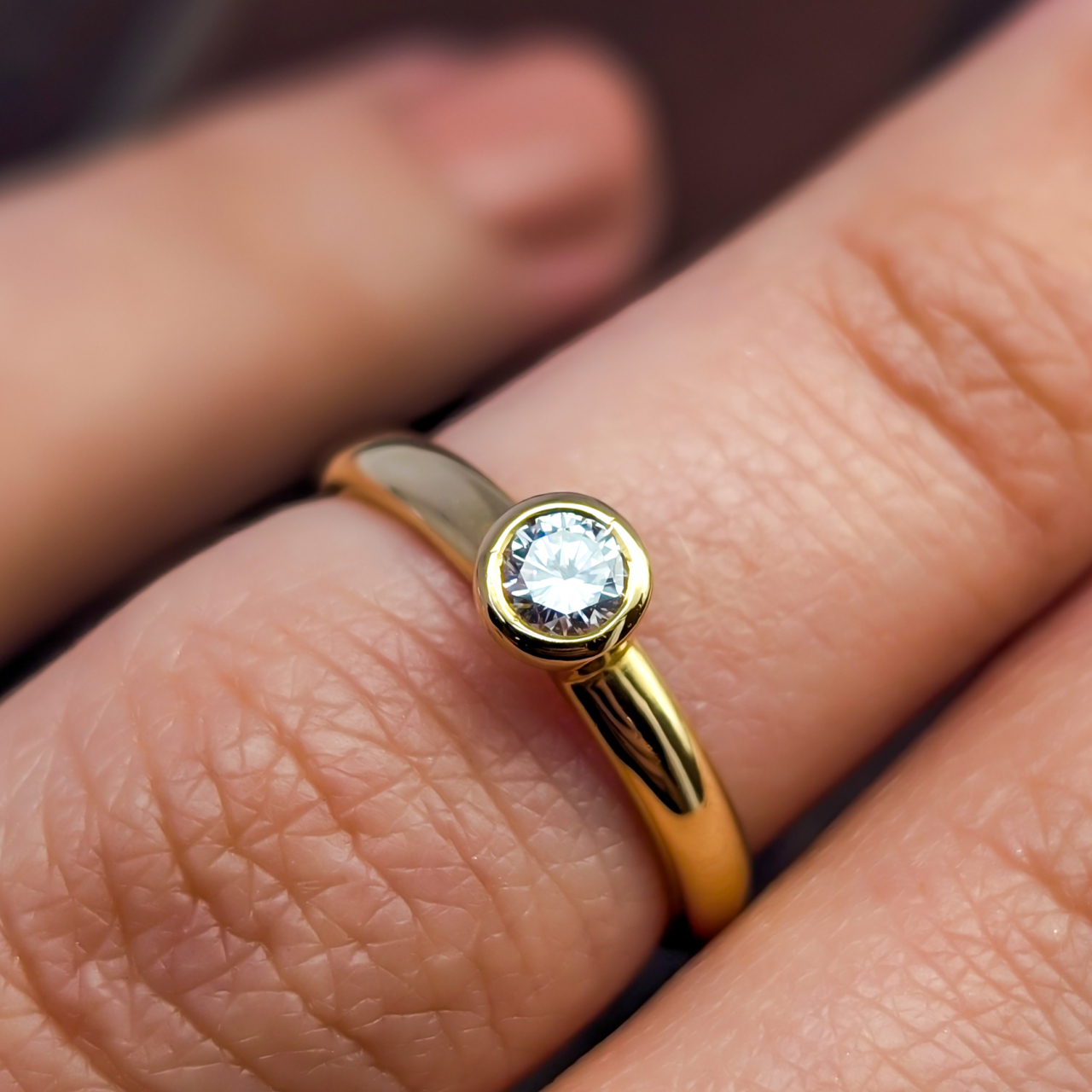 0.19ct Diamond Solitaire Ring Bezel Set - 18ct Yellow Gold - Size L Val $2850 #68355 0.19ct Diamond Solitaire Ring Bezel Set - 18ct Yellow Gold - Size L Val $2850 #68355 - Image 2