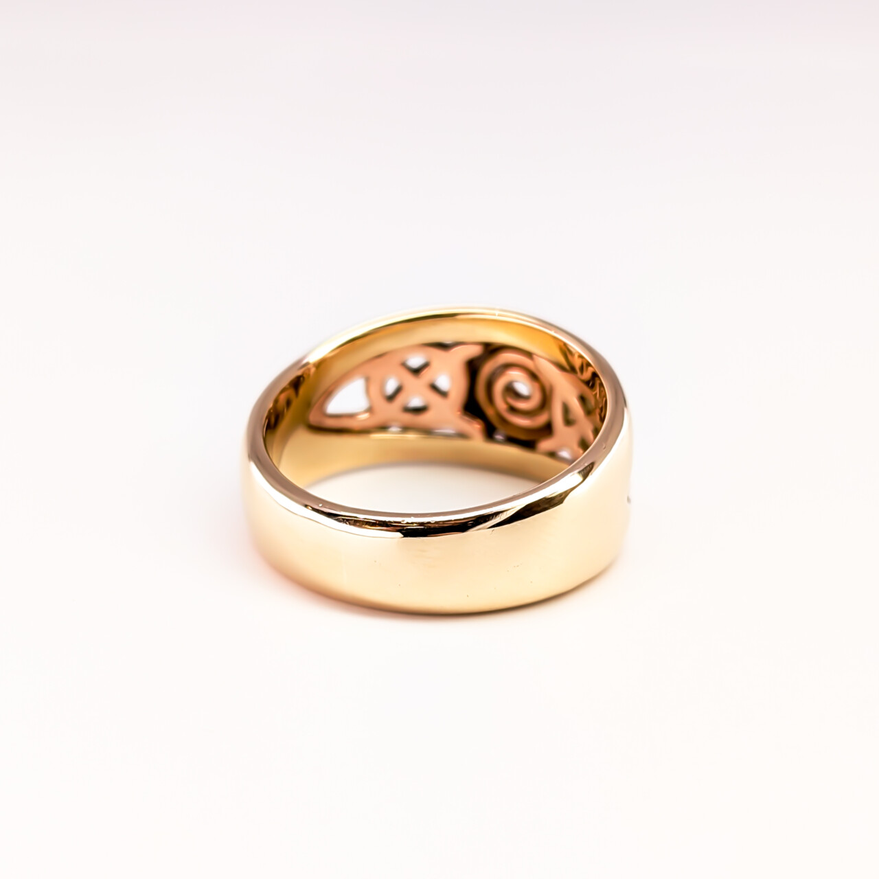 Vintage 9ct Yellow & Rose Gold Celtic Ring - Birmingham c.1971 - Size U #67859 Vintage 9ct Yellow & Rose Gold Celtic Ring - Birmingham c.1971 - Size U #67859 - Image 7