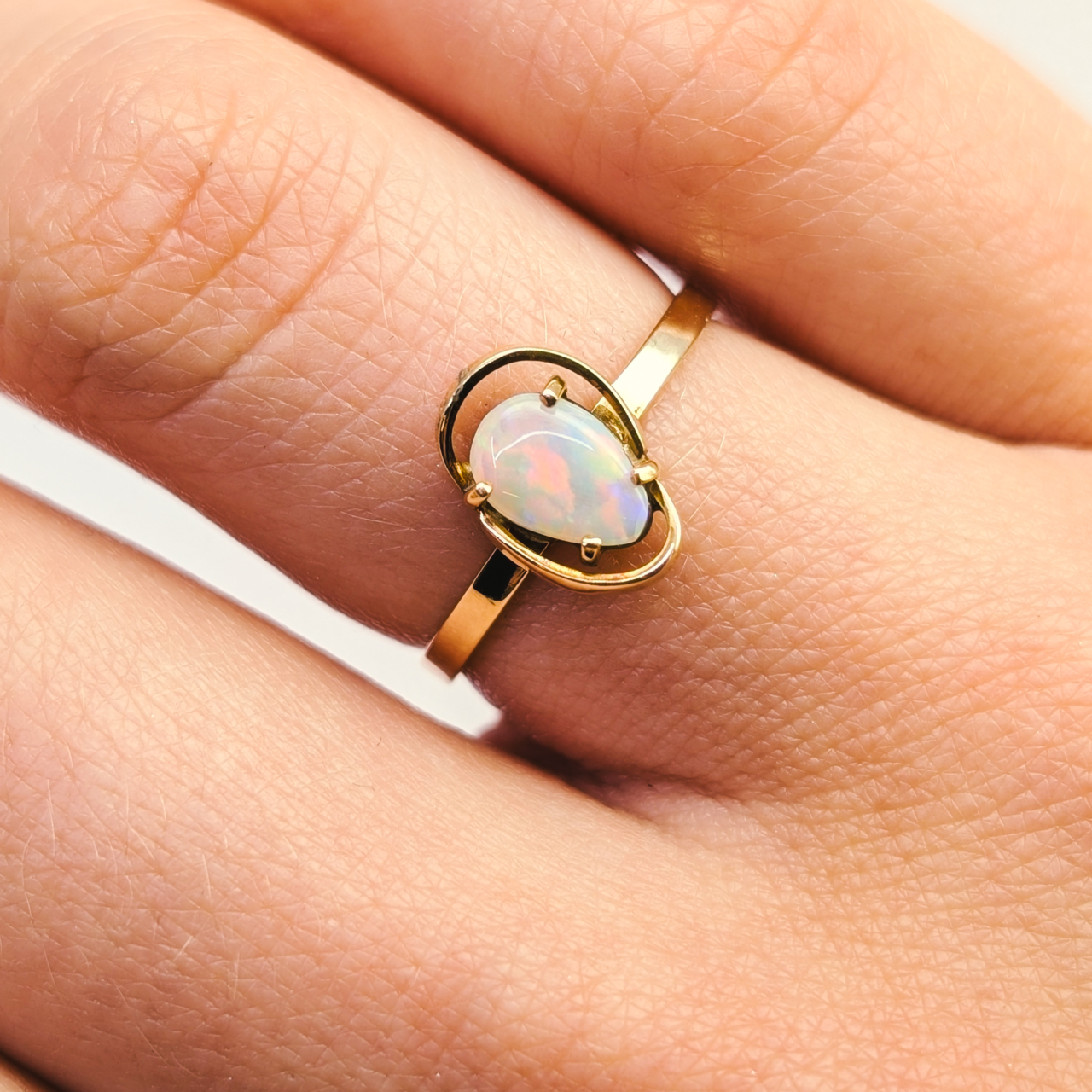 Pear Cut Natural Opal Ring - 14ct Yellow Gold - Size M #68096 Pear Cut Natural Opal Ring - 14ct Yellow Gold - Size M #68096 - Image 4