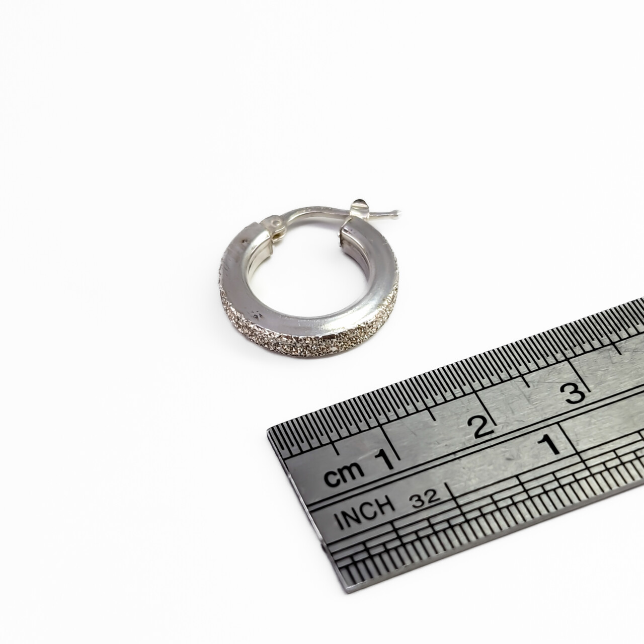 Sterling Silver Hoop Earrings - 18mm #67675 Sterling Silver Hoop Earrings - 18mm #67675 - Image 3