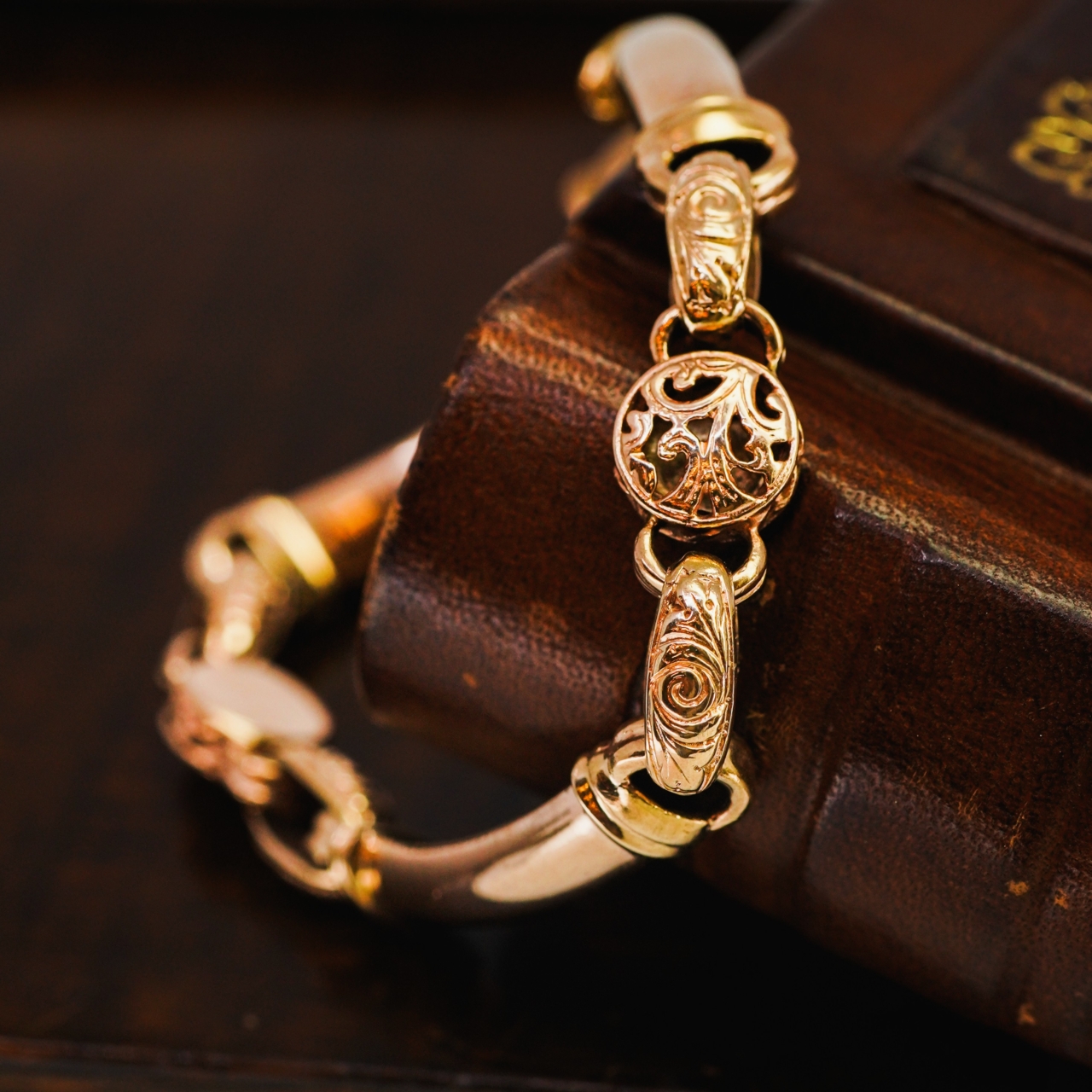 9ct Rose Gold Engraved Link Bracelet 18cm #68581 9ct Rose Gold Engraved Link Bracelet 18cm #68581 - Image 10