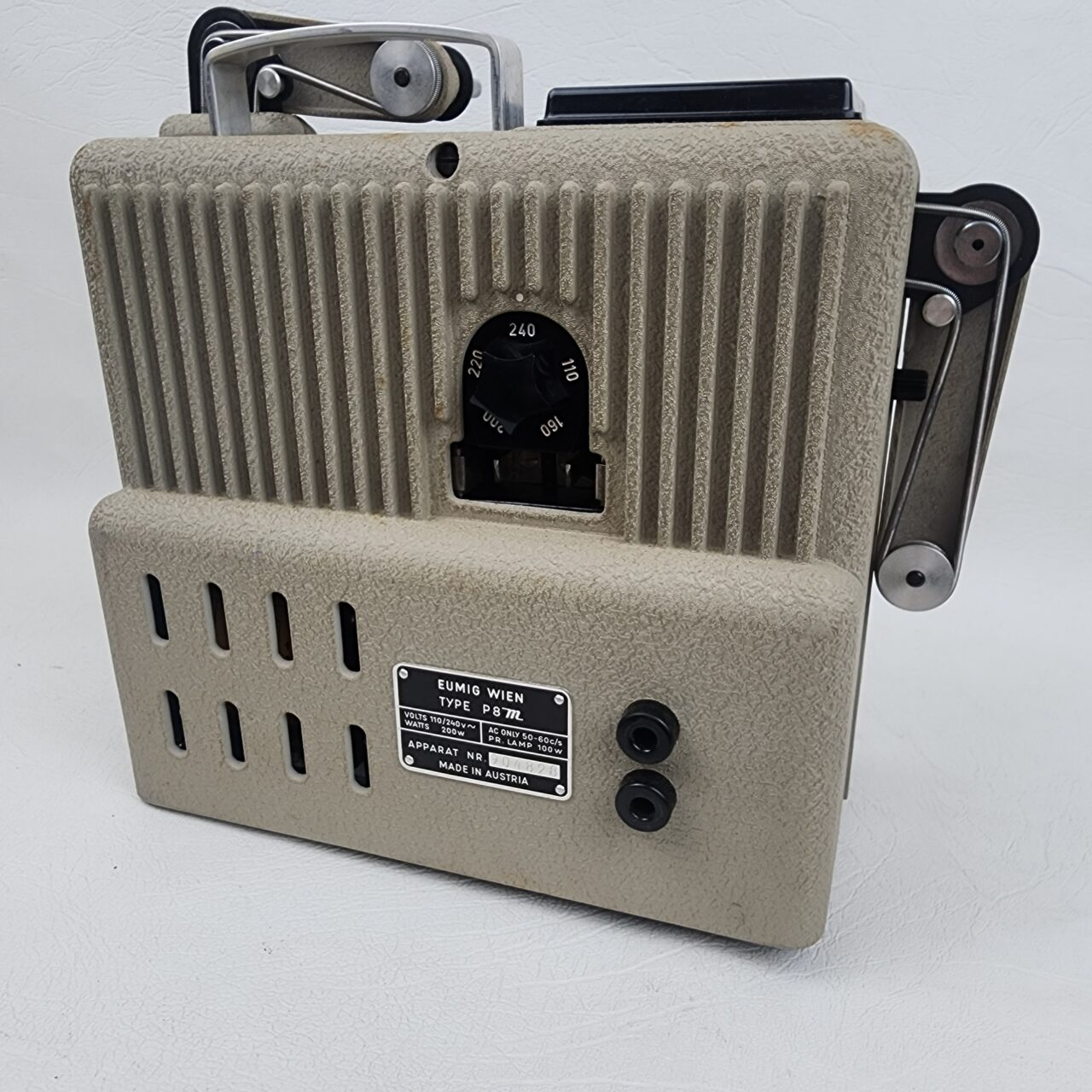 Eumig Wien P8 M Vintage 8mm Film Projector with Box & Accessories #61939 Eumig Wien P8 M Vintage 8mm Film Projector with Box & Accessories #61939 - Image 7