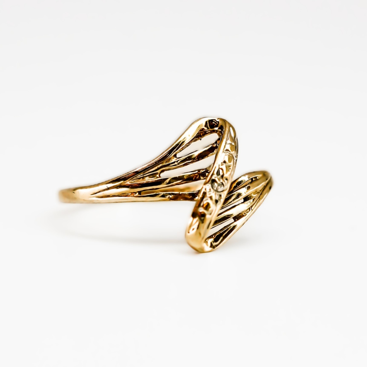 9ct Yellow Gold Ring - Size F - Swirling Design #68695 9ct Yellow Gold Ring - Size F - Swirling Design #68695