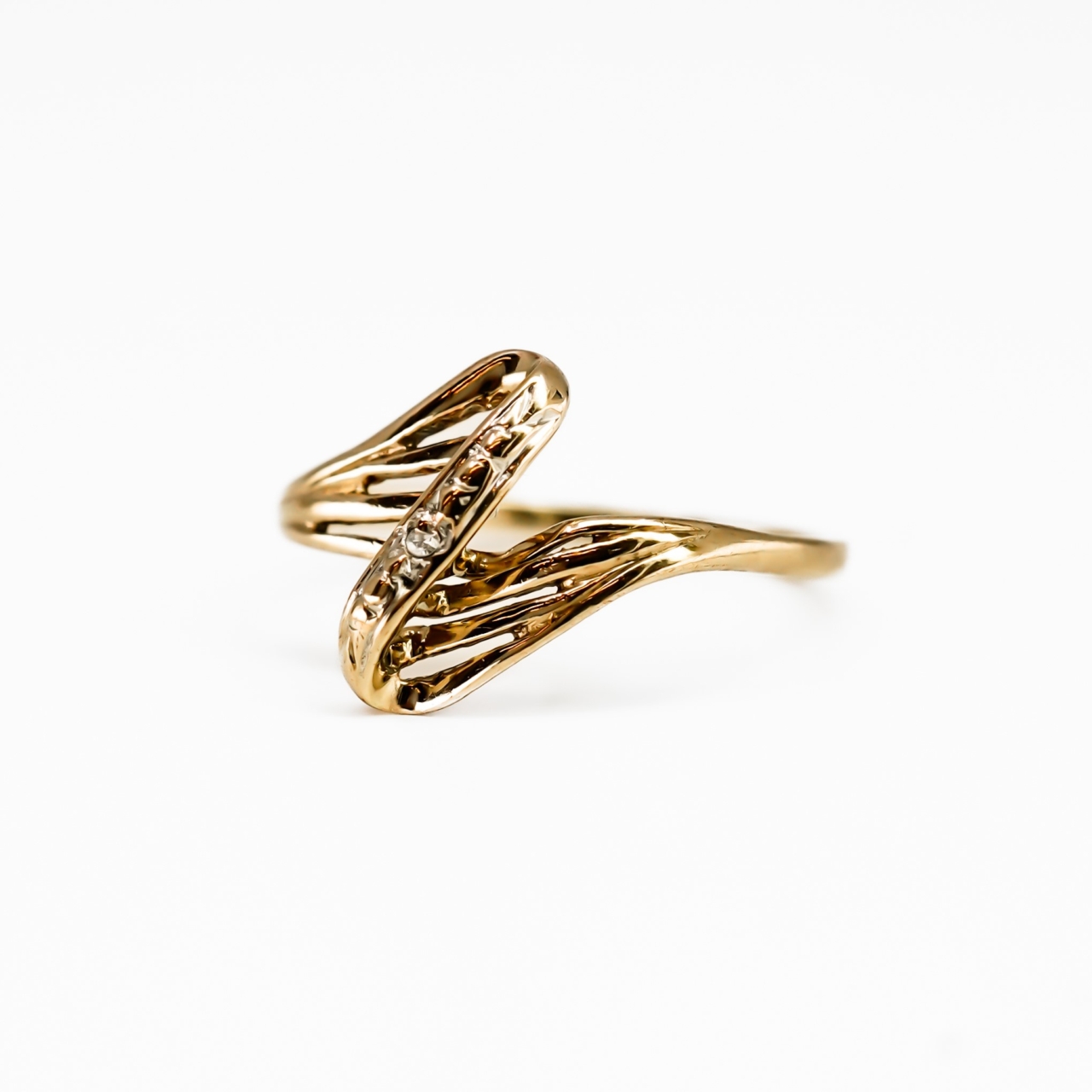 9ct Yellow Gold Ring - Size F - Swirling Design #68695 9ct Yellow Gold Ring - Size F - Swirling Design #68695 - Image 3