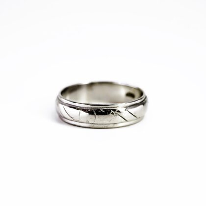 18ct White Gold Patterened Ring Band Size M1/2 #68929