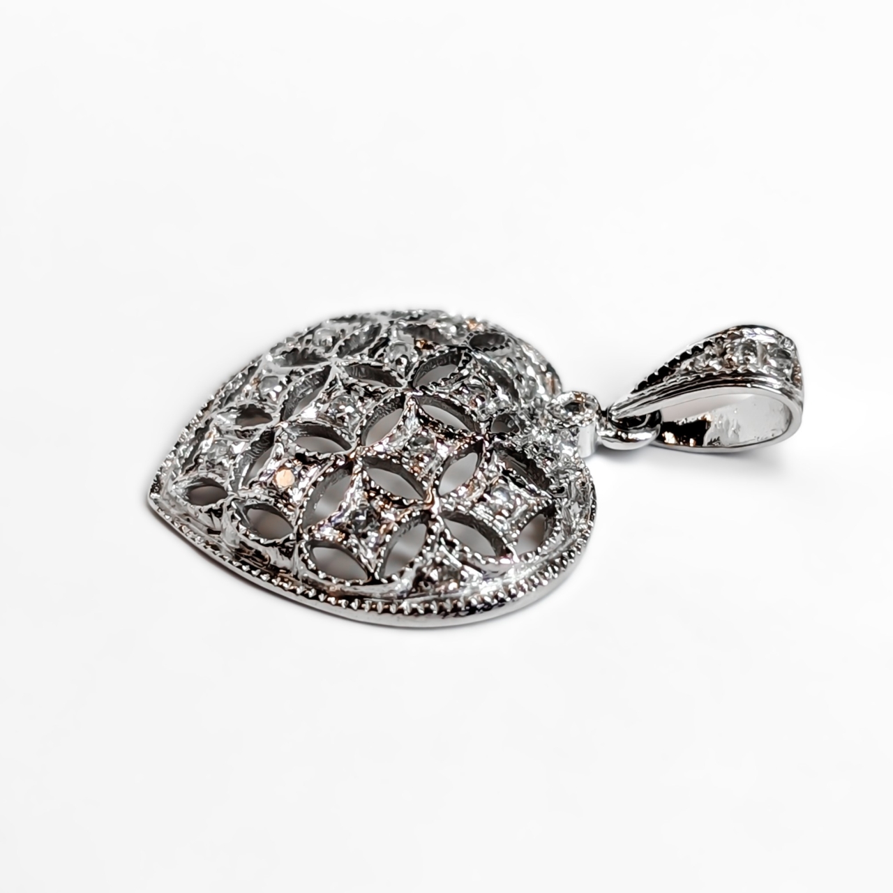 9ct White Gold Diamond Heart Pendant #69020 9ct White Gold Diamond Heart Pendant #69020 - Image 3