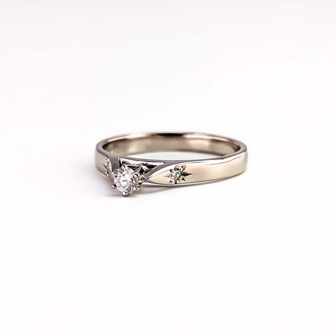 9ct White Gold Diamond Ring #68278 9ct White Gold Diamond Ring #68278 - Image 3