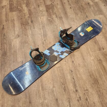 Salomon Forecast Snowboard 164cm with Burton Custom Bindings and Carry Bag #30426