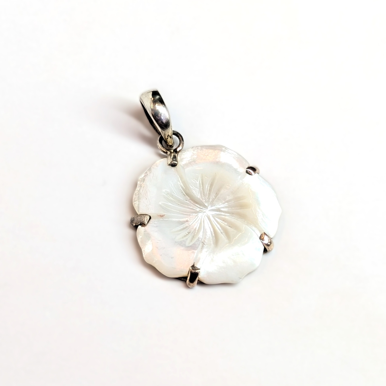 Sterling Silver Mother of Pearl Flower Pendant #69017