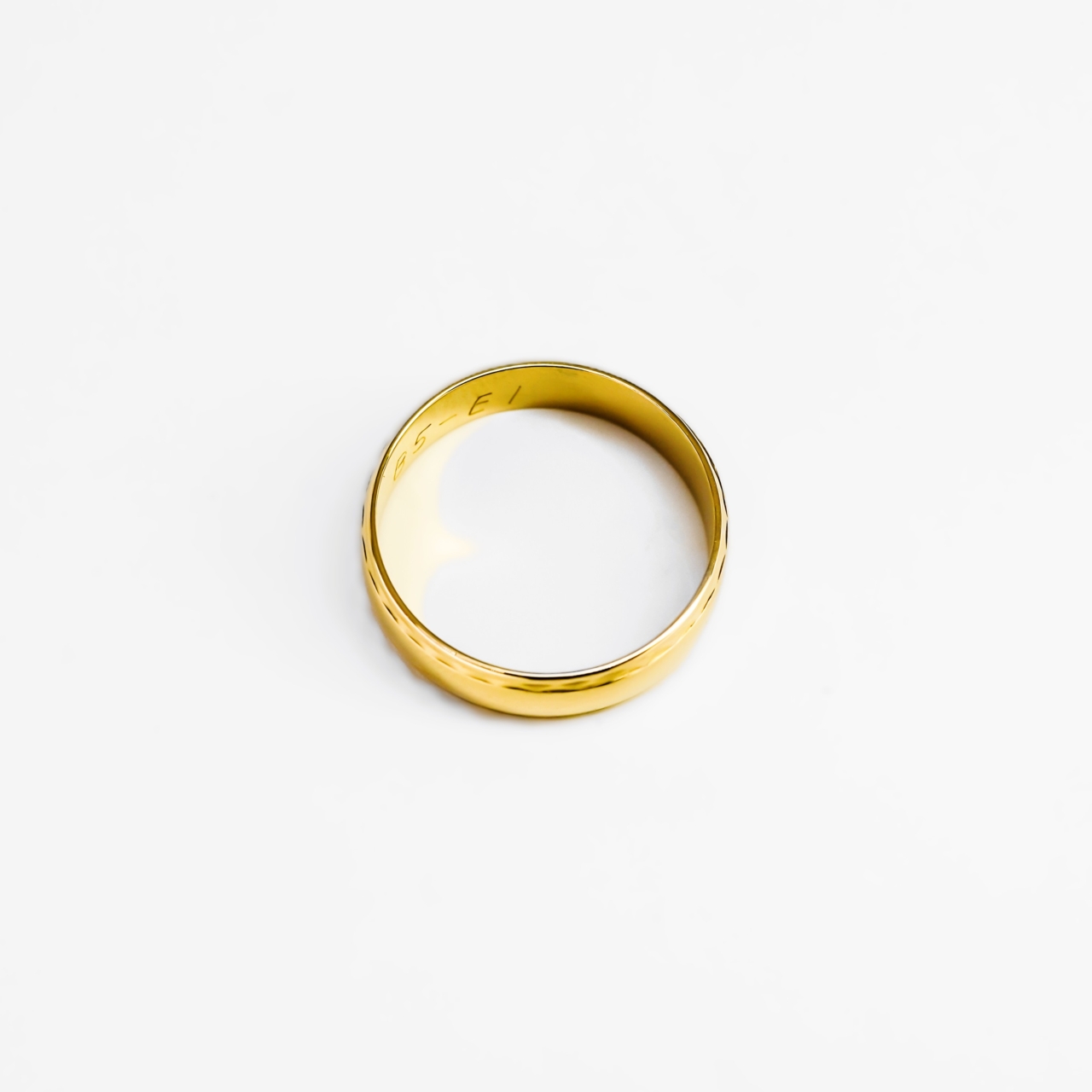 18ct Yellow Gold 5mm wide Ring Band Size O1/2 #69272 18ct Yellow Gold 5mm wide Ring Band Size O1/2 #69272 - Image 7