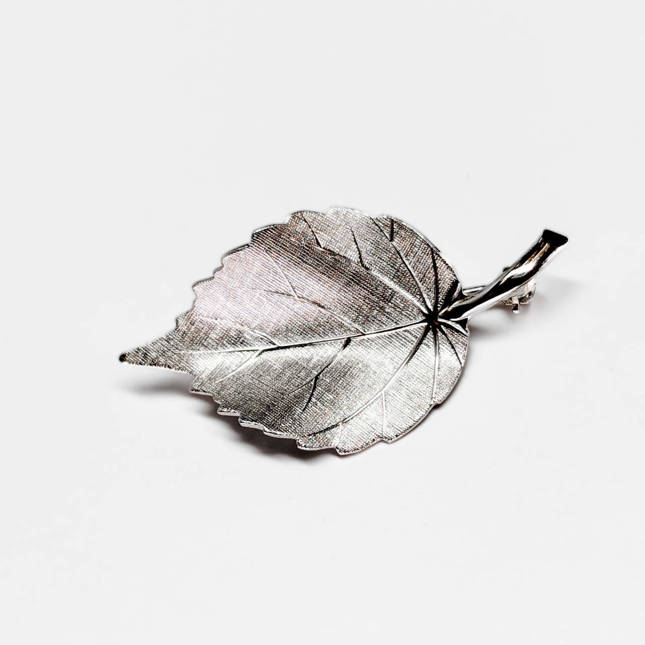 Vintage Sterling Silver Leaf Brooch #69212