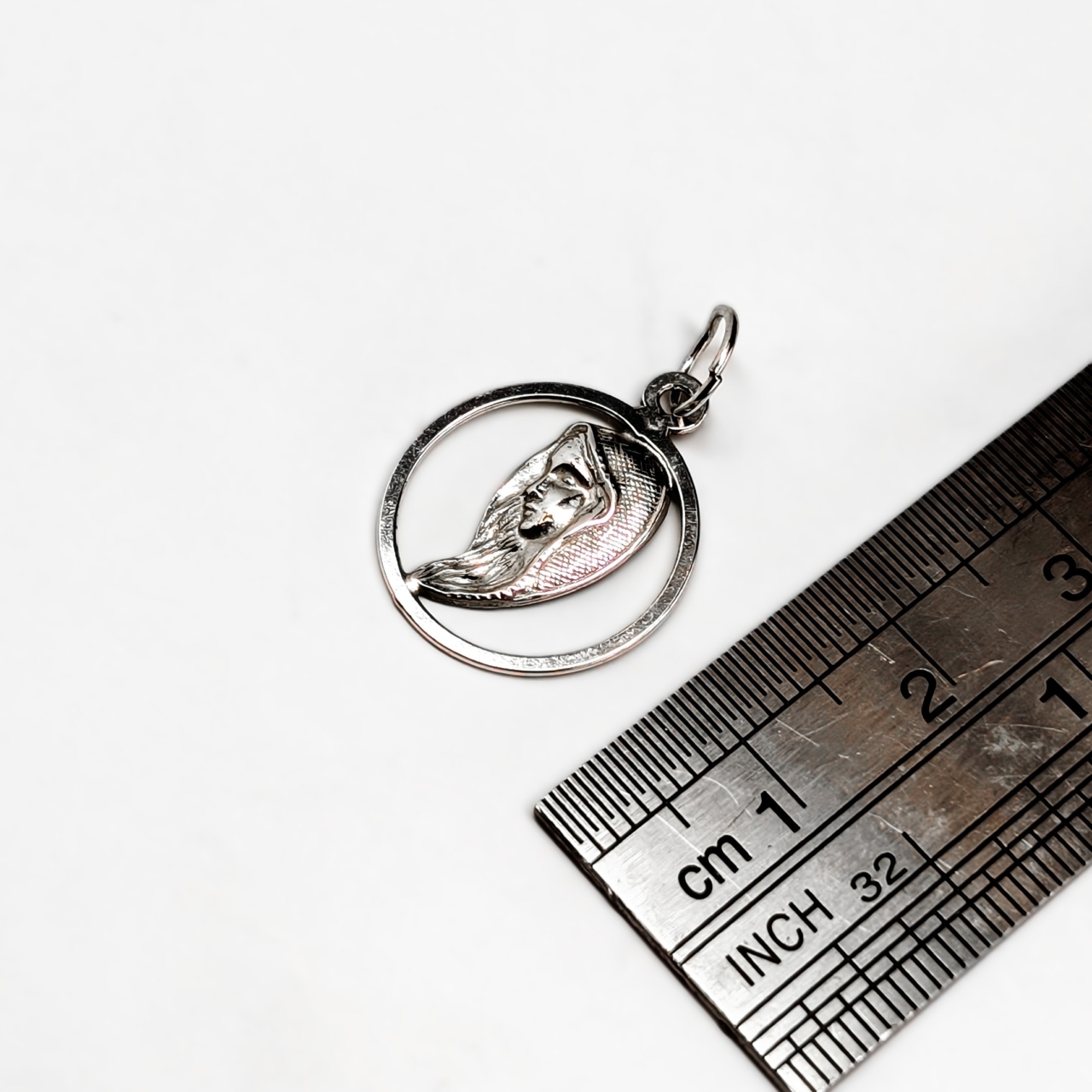 Vintage Sterling Silver Round Virgo Zodiac Pendant #9635-67 Vintage Sterling Silver Round Virgo Zodiac Pendant #9635-67 - Image 3