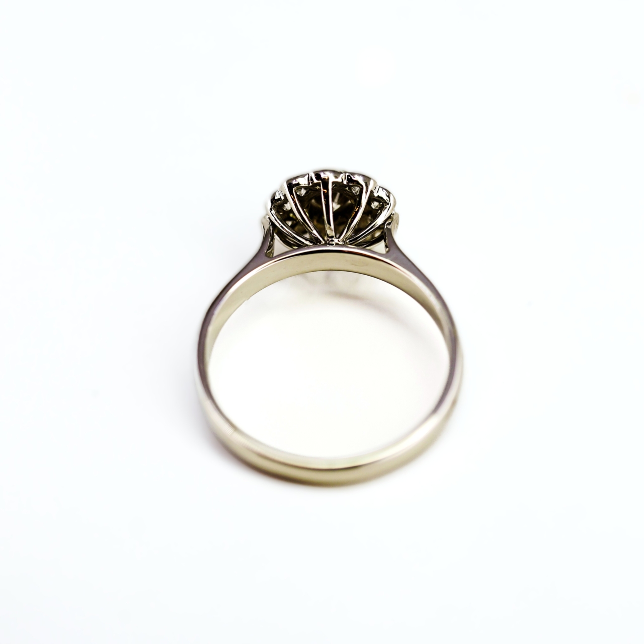 18ct White Gold 0.57ct Diamond Flower Cluster Ring Size O½ #69327 18ct White Gold 0.57ct Diamond Flower Cluster Ring Size O½ #69327 - Image 6