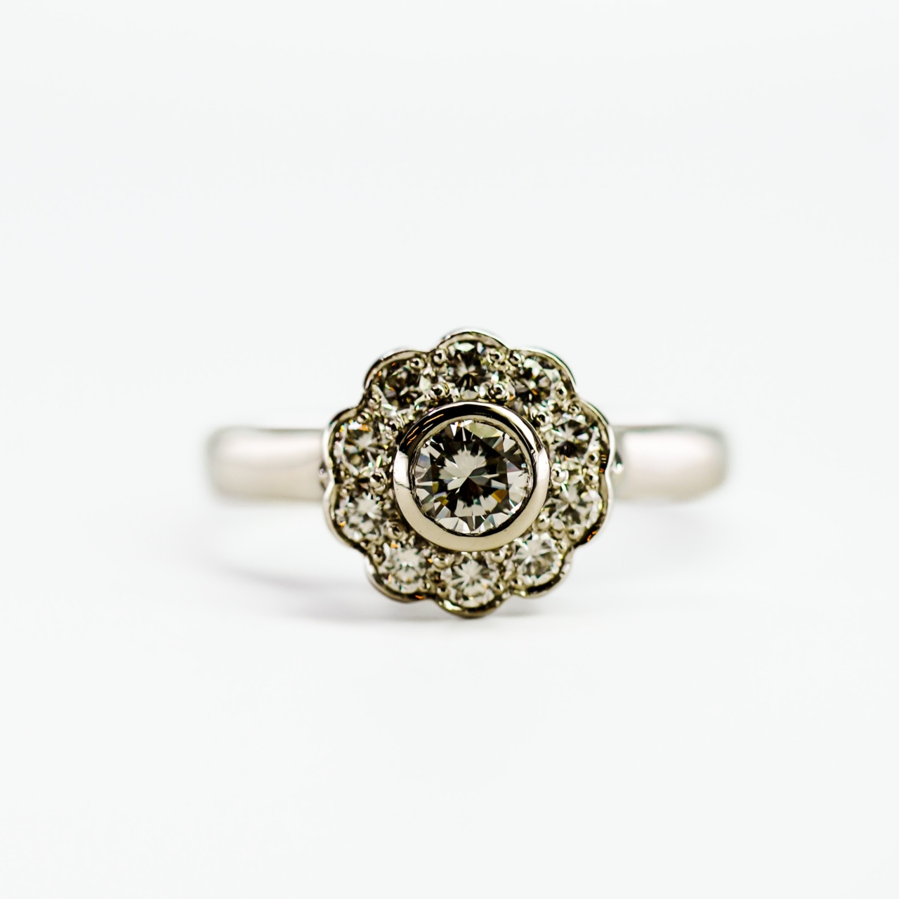 18ct White Gold 0.57ct Diamond Flower Cluster Ring Size O½ #69327 18ct White Gold 0.57ct Diamond Flower Cluster Ring Size O½ #69327