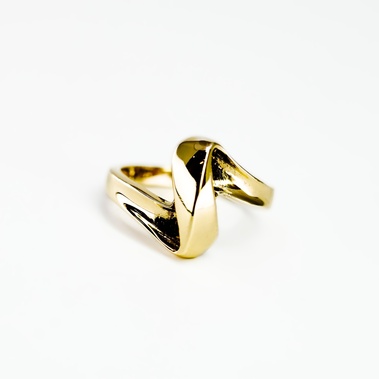 9ct yellow Gold Twist Ring Size N #69891 9ct yellow Gold Twist Ring Size N #69891