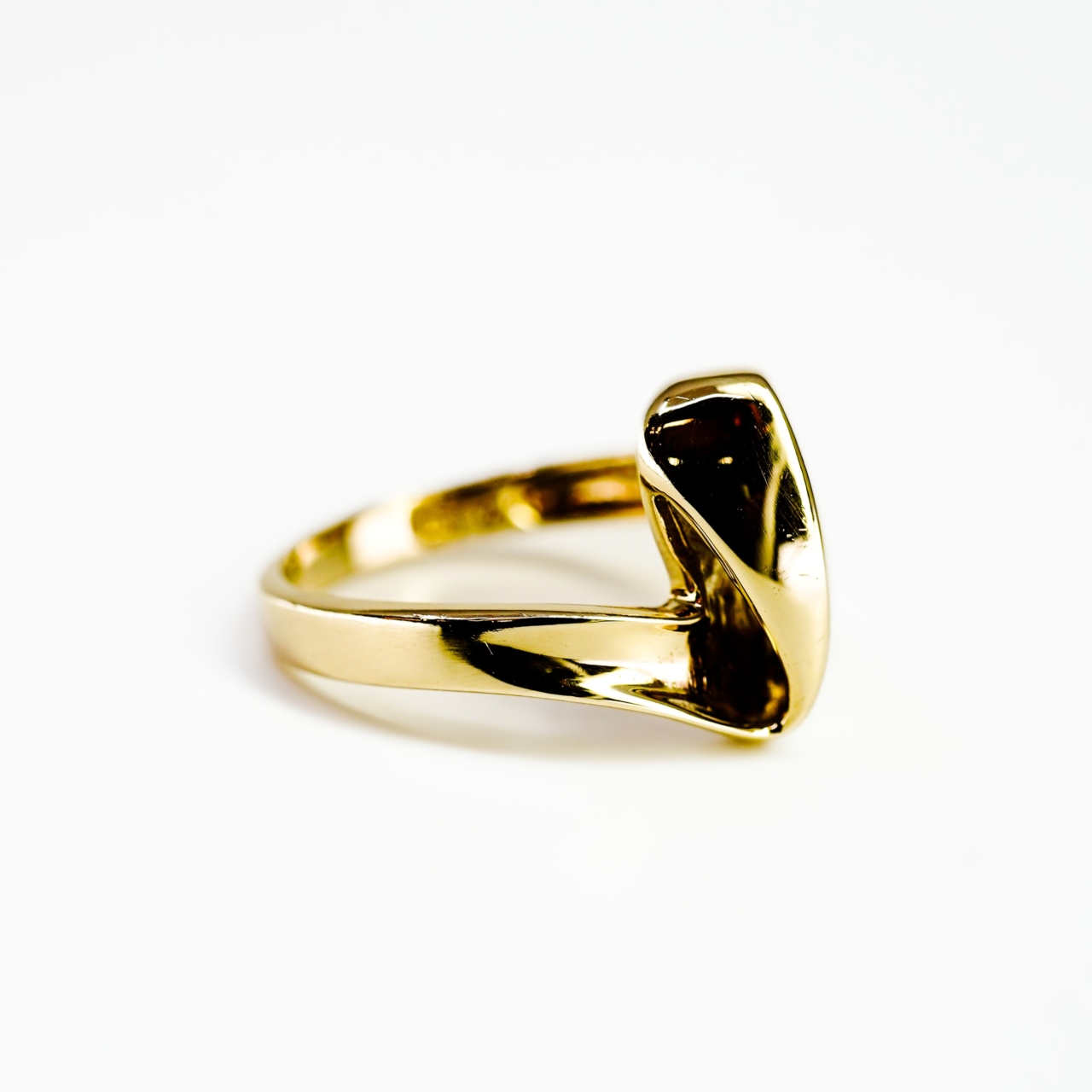 9ct yellow Gold Twist Ring Size N #69891 9ct yellow Gold Twist Ring Size N #69891 - Image 3