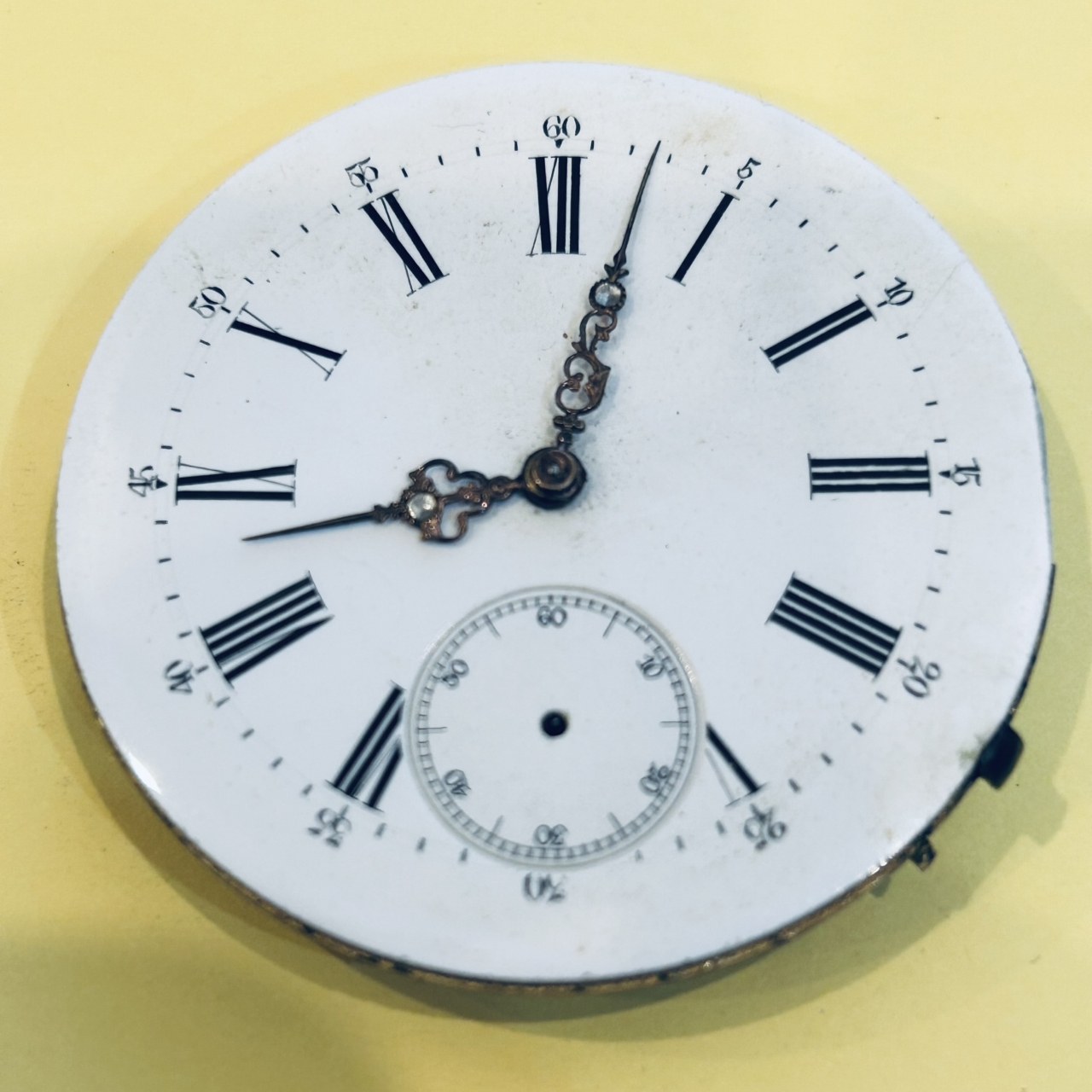 Antique Pocket Watch Movement & Dial 47.4mm White Roman Numerals - For Parts #69983 Antique Pocket Watch Movement & Dial 47.4mm White Roman Numerals - For Parts #69983