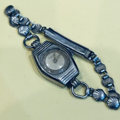 Ladies Vintage Timor Manual Watch Swiss Movement Handley Case 22x16.5mm - For Parts #69827