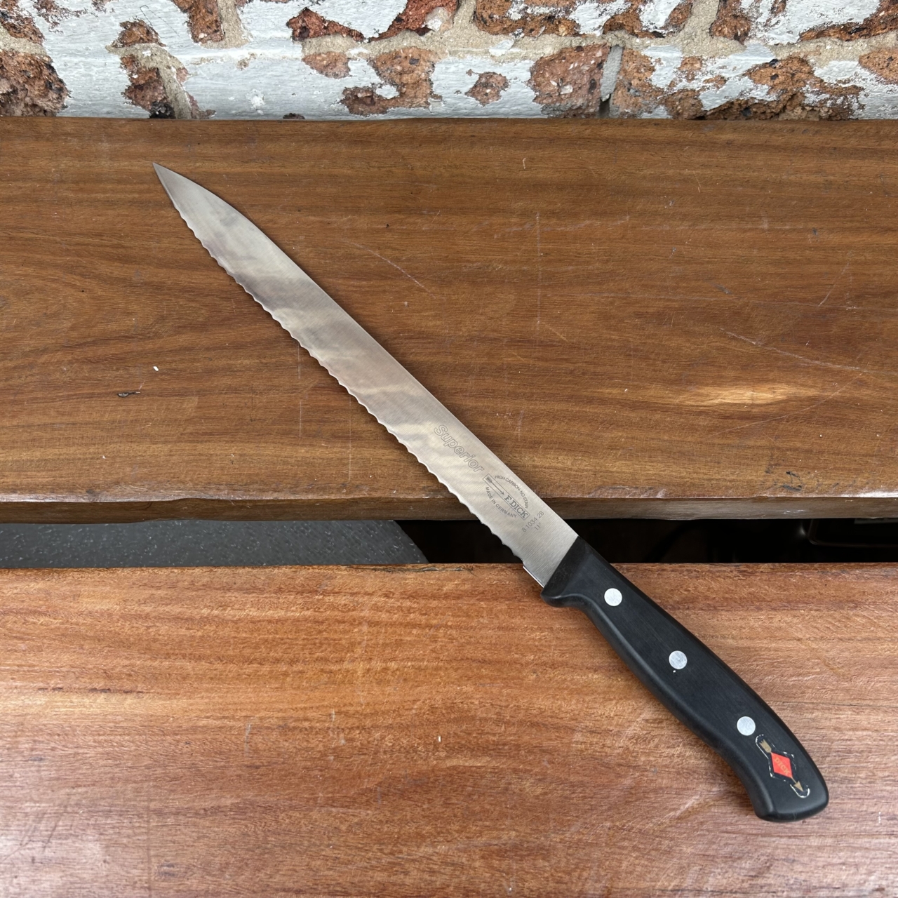F. Dick Superior 28cm Serrated Slicer Knife 8103428 – German Made – New #68467-5 F. Dick Superior 28cm Serrated Slicer Knife 8103428 – German Made – New #68467-5