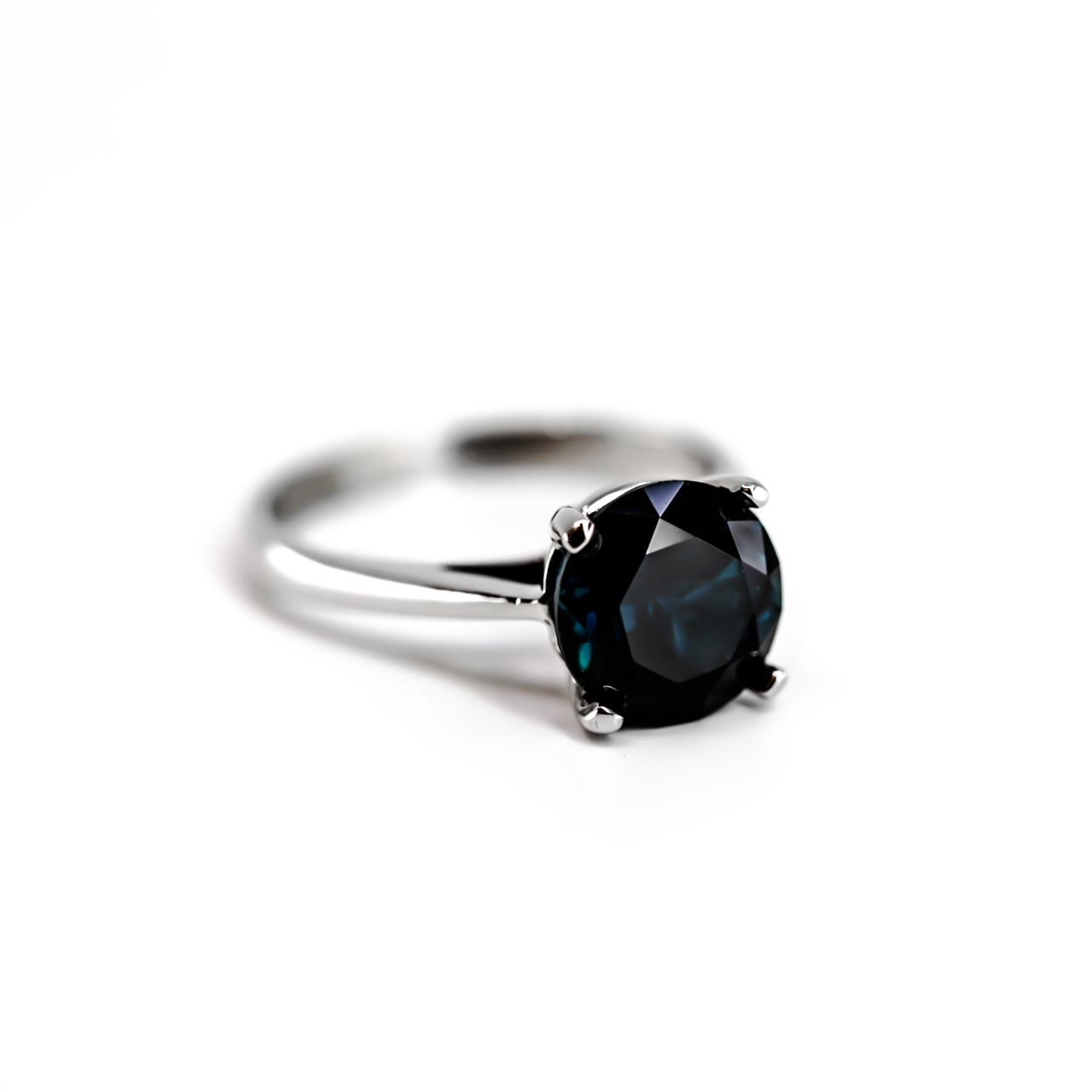 14ct White Gold Deep Blue Sapphire Solitaire Ring | 3.95ct | Size Q | 4g | Valued $7,200 #69367