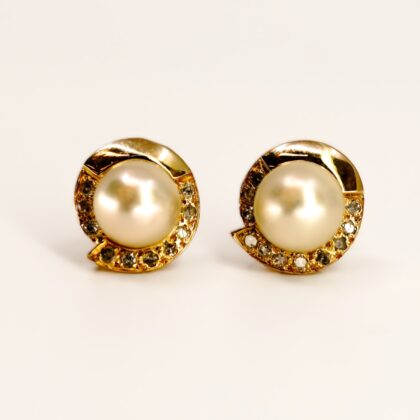 Monty's 14ct Yellow Gold Mabé Pearl & Diamond Earrings | 7.8mm Pearl | 3.5g #67930