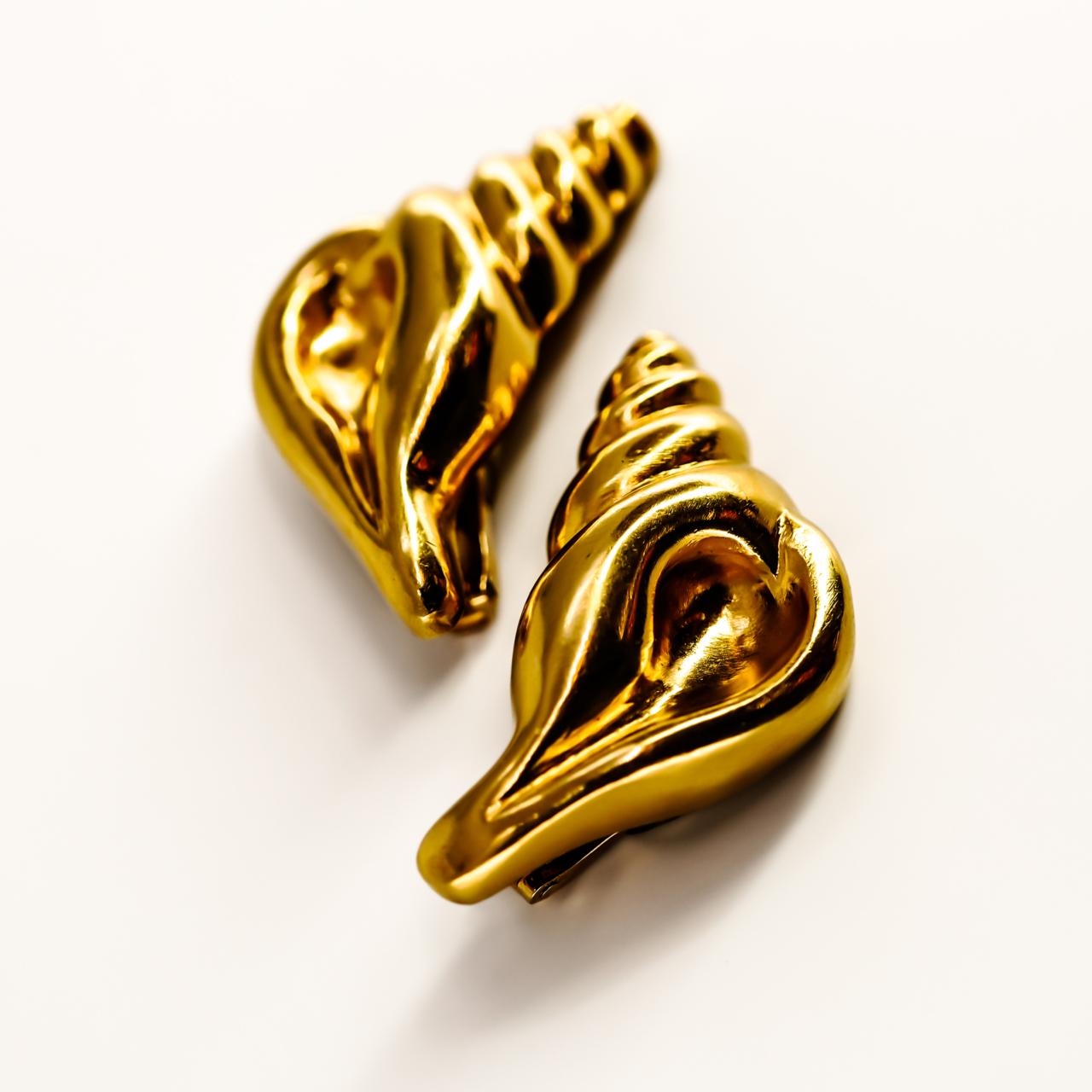 Ilias Lalaounis 18ct Gold Seashell Earrings | Yellow Gold | Hallmarked Greece 750 | c.1979 | 27.4g #70174 Ilias Lalaounis 18ct Gold Seashell Earrings | Yellow Gold | Hallmarked Greece 750 | c.1979 | 27.4g #70174