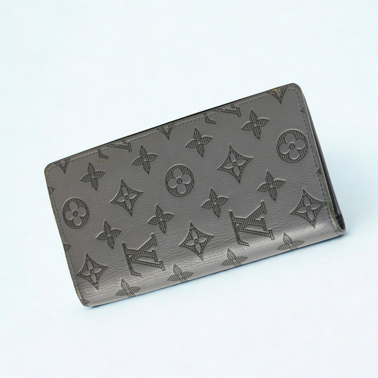 Louis Vuitton Portefeuille Brazza Long Wallet | Monogram Shadow | Grey #70415 Louis Vuitton Portefeuille Brazza Long Wallet | Monogram Shadow | Grey #70415
