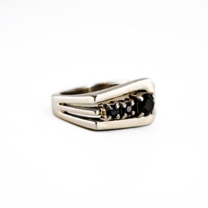 Vintage 18ct White Gold Sapphire Ring | Modernist Design | 13.9g | Size N #70747