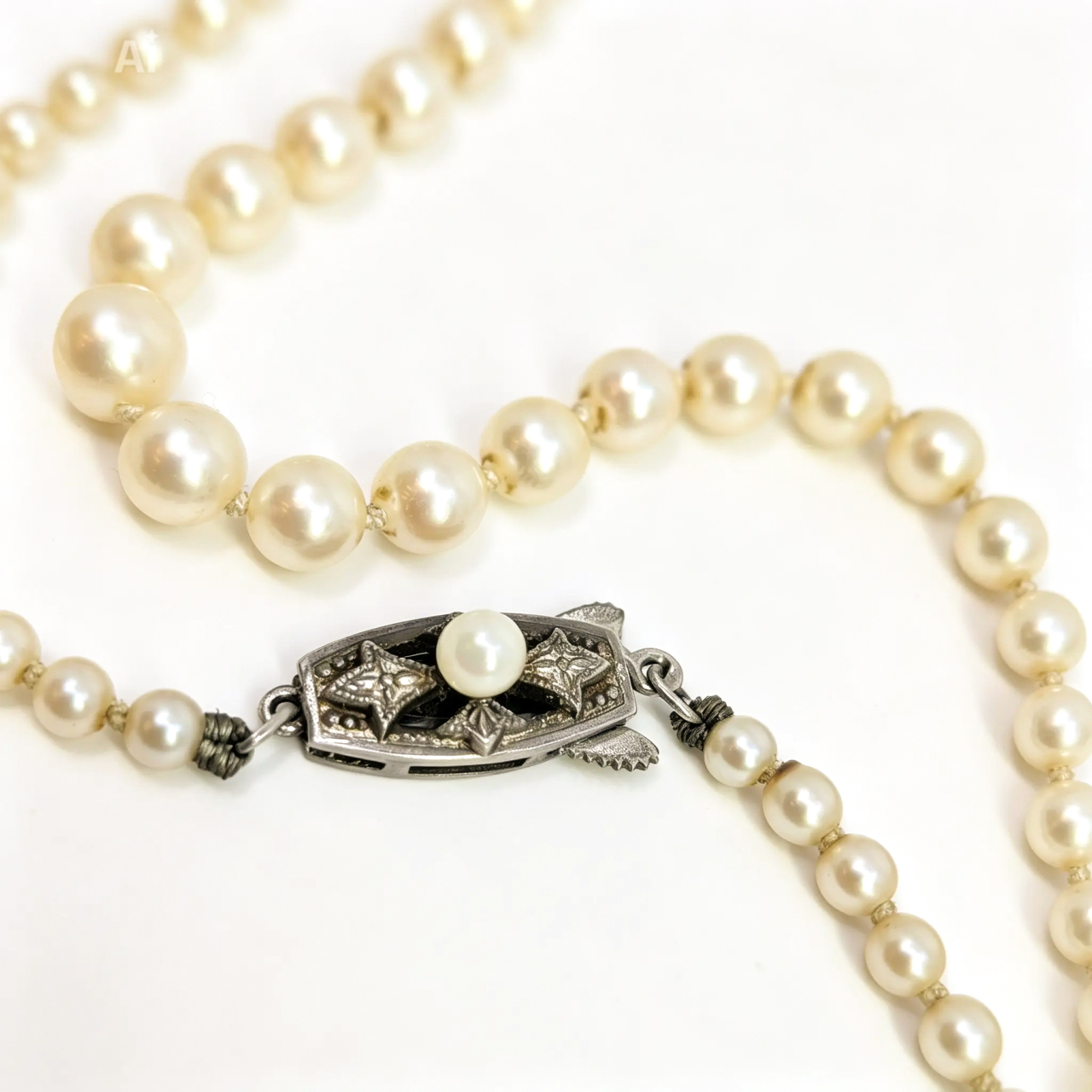 Vintage Mikimoto Graduated Pearl Necklace with Silver Clasp + Box + Certificate #70579 Vintage Mikimoto Graduated Pearl Necklace with Silver Clasp + Box + Certificate #70579 - Image 5