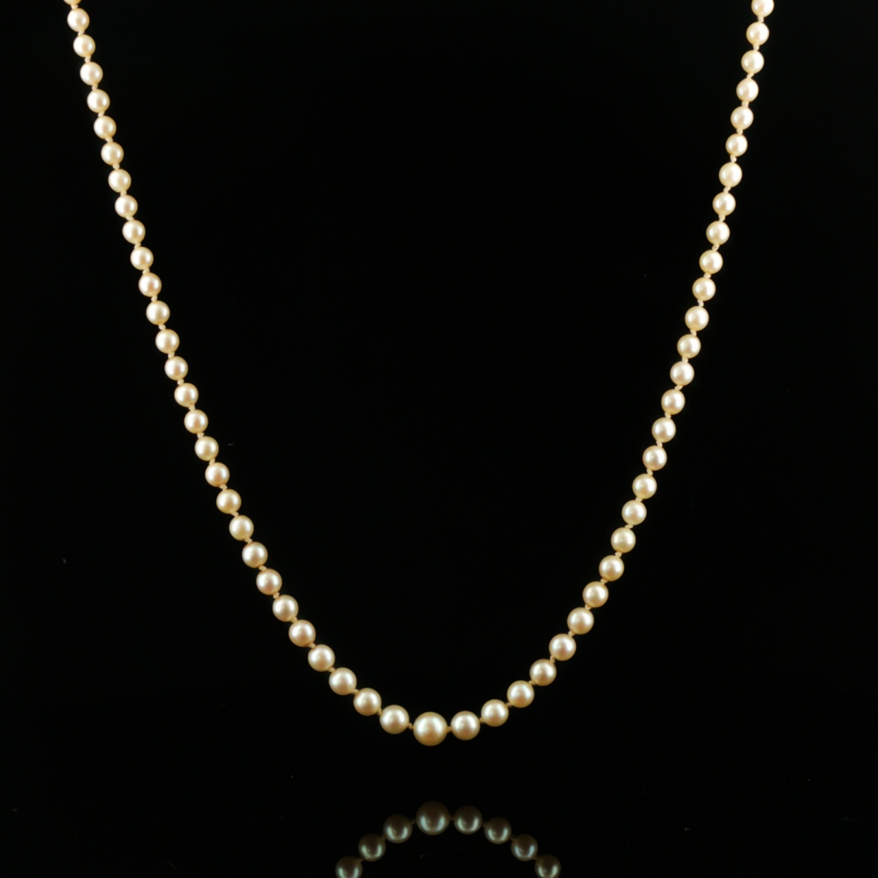 Vintage Mikimoto Graduated Pearl Necklace with Silver Clasp + Box + Certificate #70579 Vintage Mikimoto Graduated Pearl Necklace with Silver Clasp + Box + Certificate #70579 - Image 6