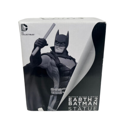 Monty's DC Collectibles Batman Black & White Earth 2 Batman by Nicola Scott | Limited Edition | Boxed #71179