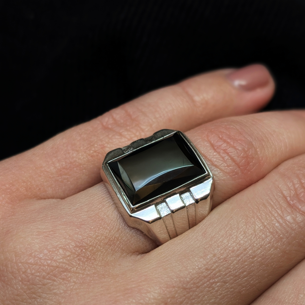 Sterling Silver Hematite Signet Ring | Faceted Black Stone | Size R | 9.8g #71304 Sterling Silver Hematite Signet Ring | Faceted Black Stone | Size R | 9.8g #71304 - Image 2